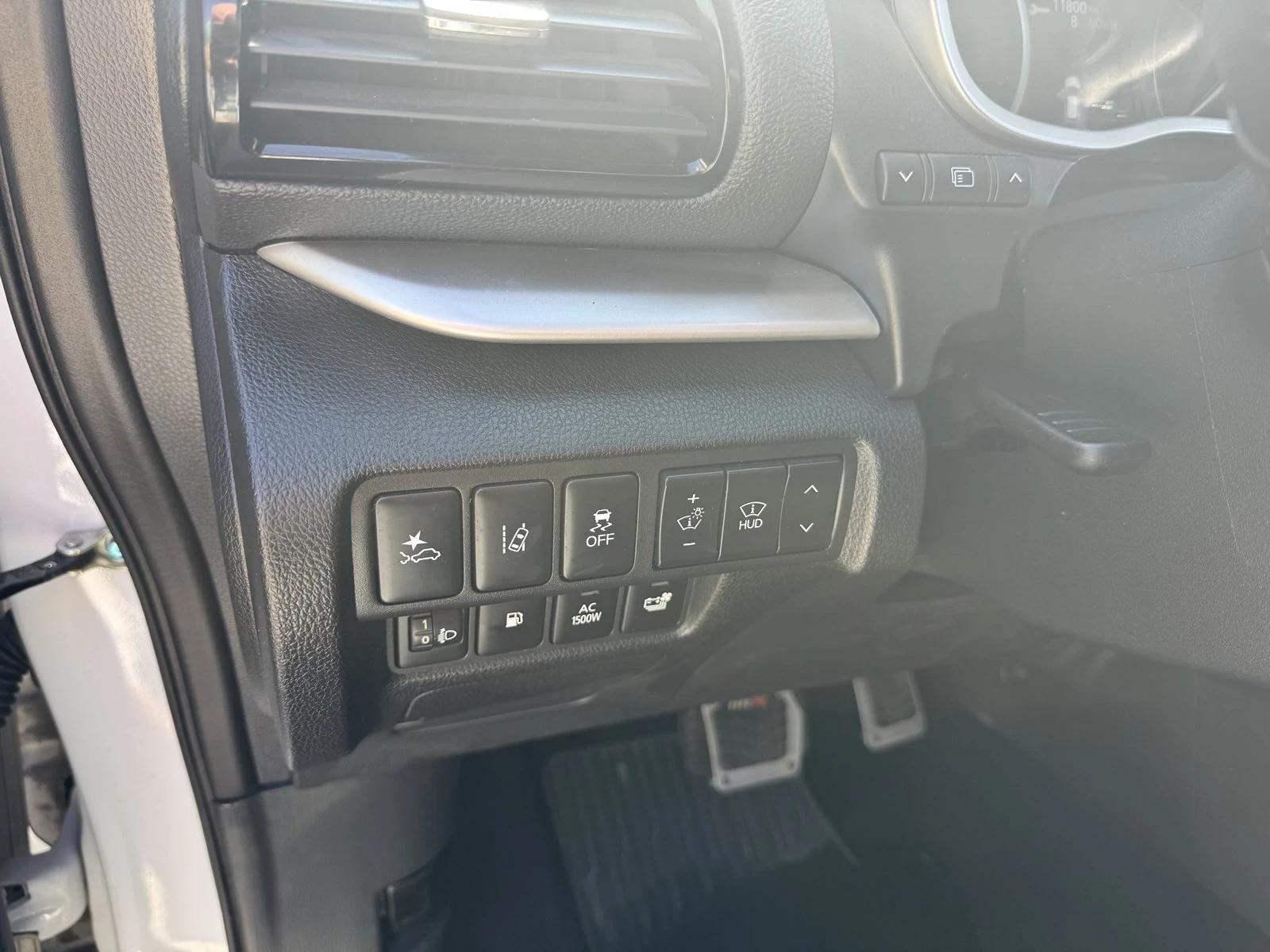 Mitsubishi Eclipse Cross  2.4 PHEV Top S-AWC  Закупен нов от БГ , снимка 11 - Автомобили и джипове - 56069875