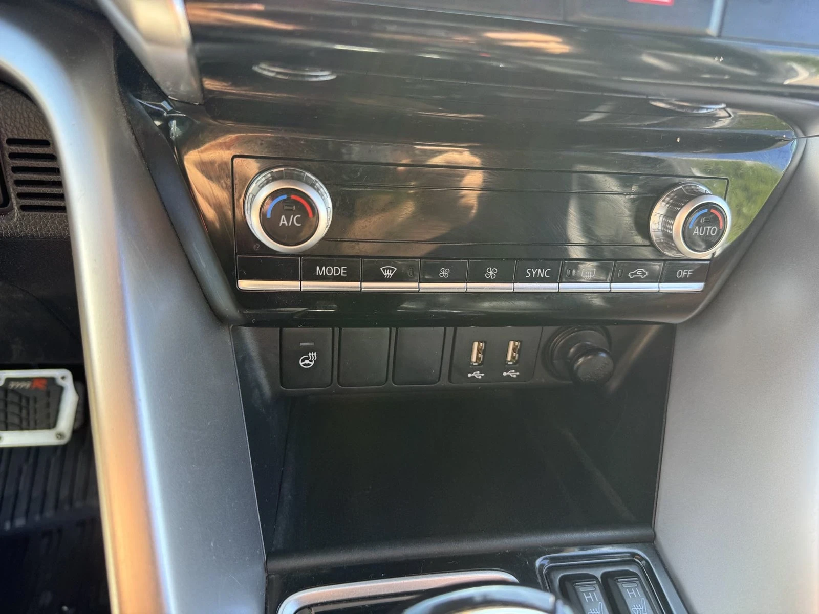 Mitsubishi Eclipse Cross  2.4 PHEV Top S-AWC  Закупен нов от БГ , снимка 10 - Автомобили и джипове - 56069875