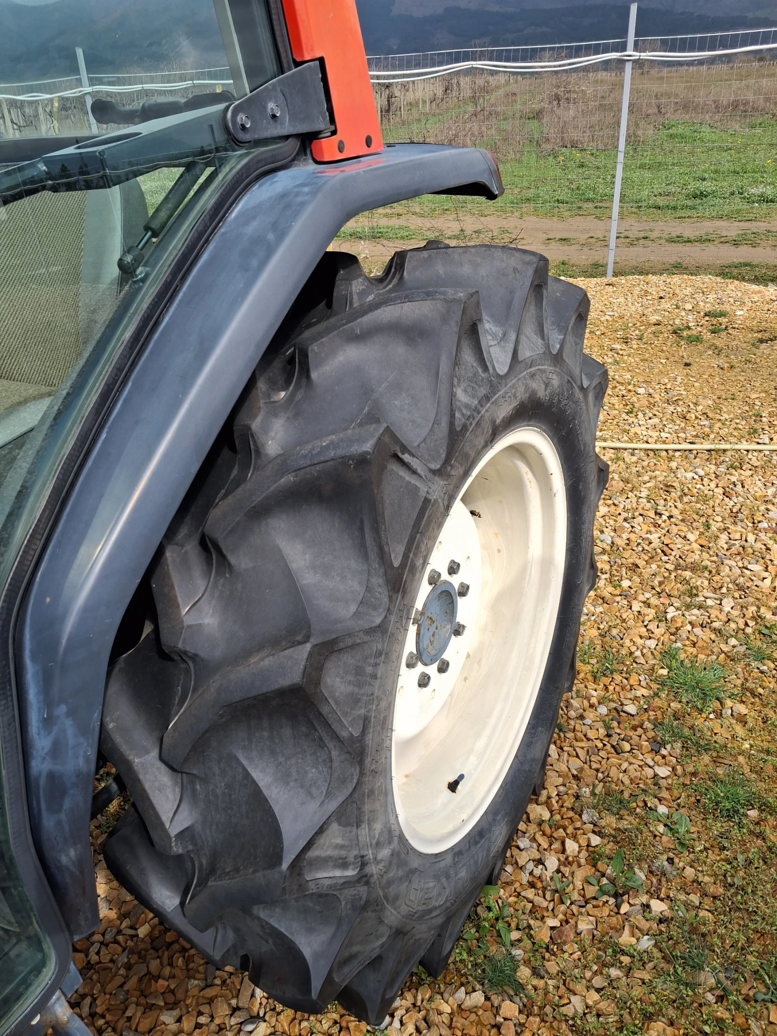 Трактор Kubota Скайтрак , снимка 2 - Селскостопанска техника - 54076351