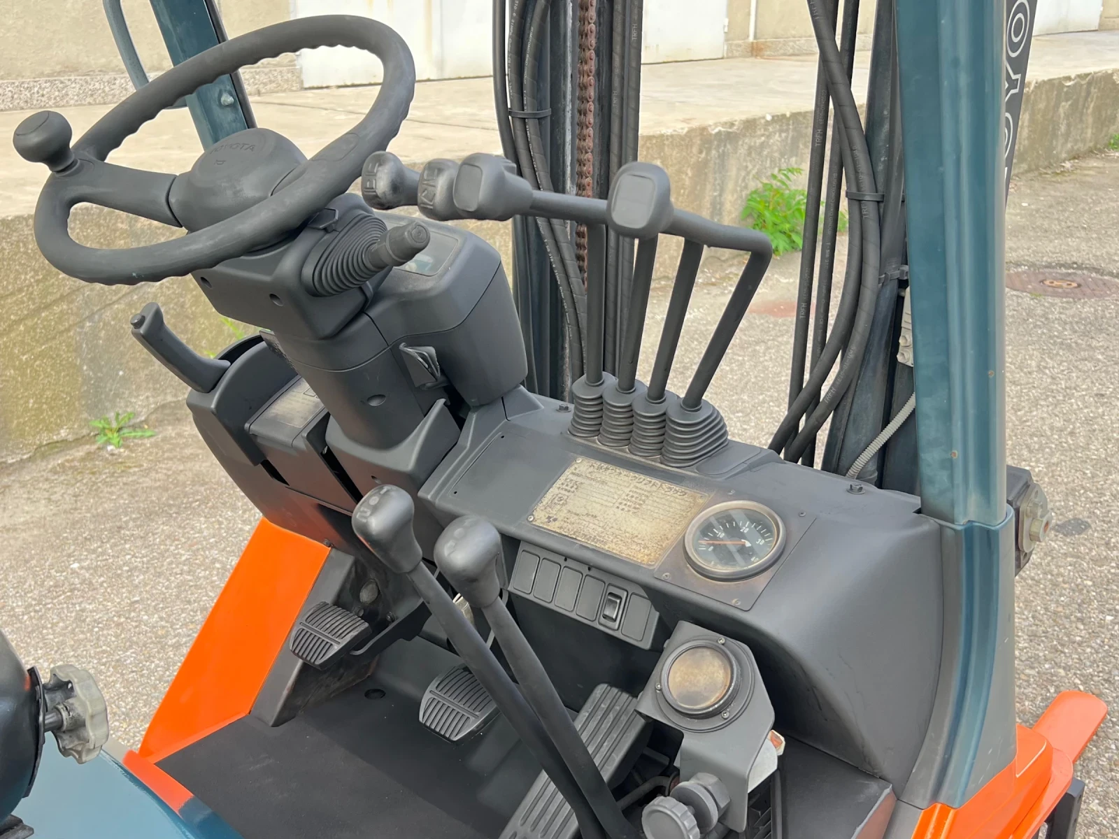  Toyota   / /  | Mobile.bg   12