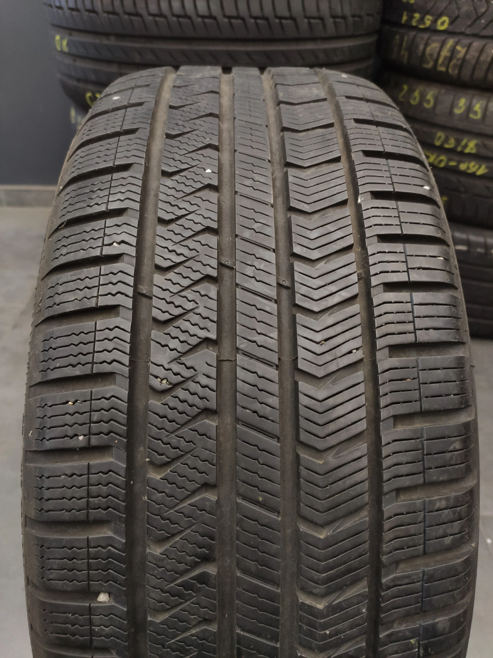  235/45R18 | Mobile.bg   2