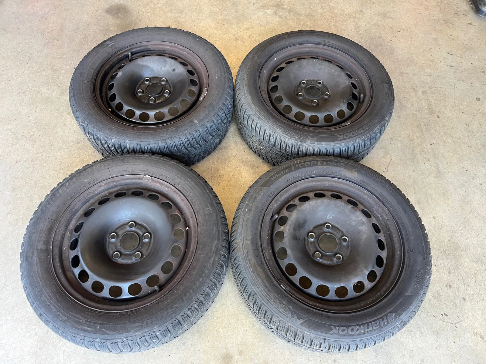 Гуми с джанти Hankook 215/55R16