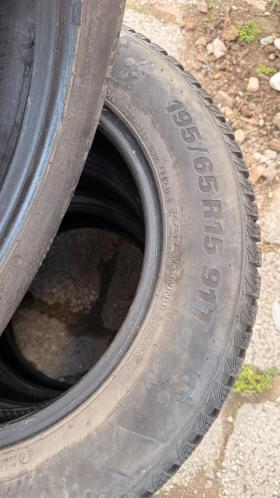 Гуми Зимни 195/65R15, снимка 4 - Гуми и джанти - 52713110