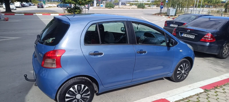 Toyota Yaris 1000, снимка 2 - Автомобили и джипове - 52708144