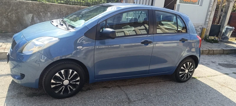 Toyota Yaris 1000, снимка 8 - Автомобили и джипове - 52708144