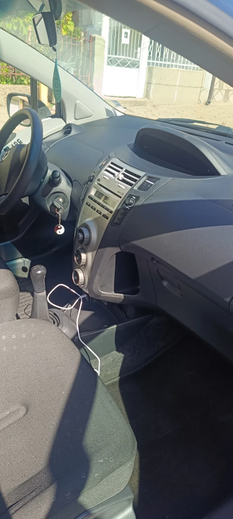 Toyota Yaris 1000, снимка 7 - Автомобили и джипове - 52708144