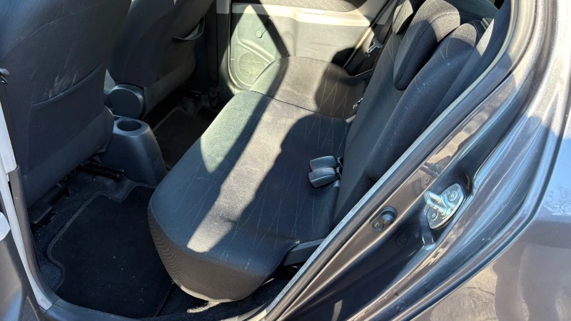 Toyota Yaris, снимка 11 - Автомобили и джипове - 52737530