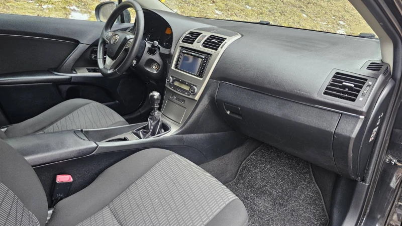 Toyota Avensis 1.8, снимка 9 - Автомобили и джипове - 53457982