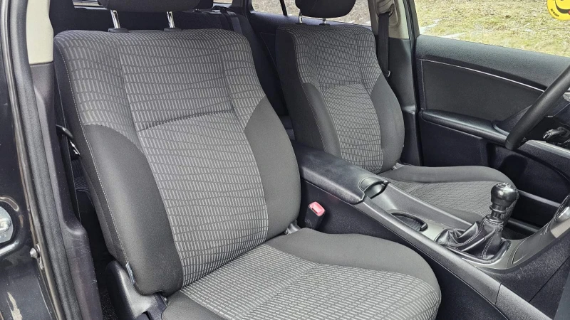 Toyota Avensis 1.8, снимка 10 - Автомобили и джипове - 53457982