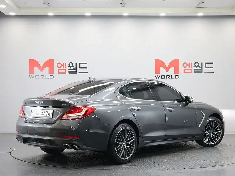 Genesis G70 2.0T Advanced 2WD, снимка 4 - Автомобили и джипове - 55038394