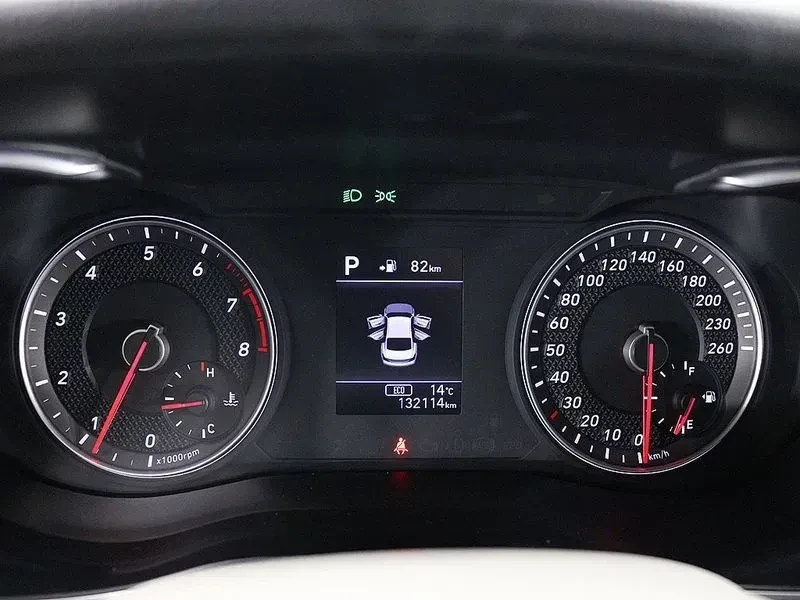Genesis G70 2.0T Advanced 2WD, снимка 6 - Автомобили и джипове - 55038394