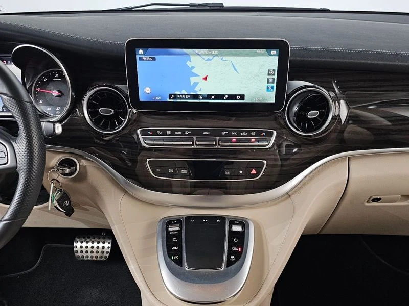 Mercedes-Benz V 300 1.9 Automatic КРАЙНА ЦЕНА: 72086 EUR, снимка 13 - Автомобили и джипове - 55966703