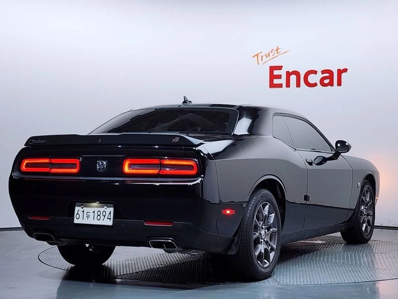Dodge Challenger 3.6 Automatic, снимка 2 - Автомобили и джипове - 56003115