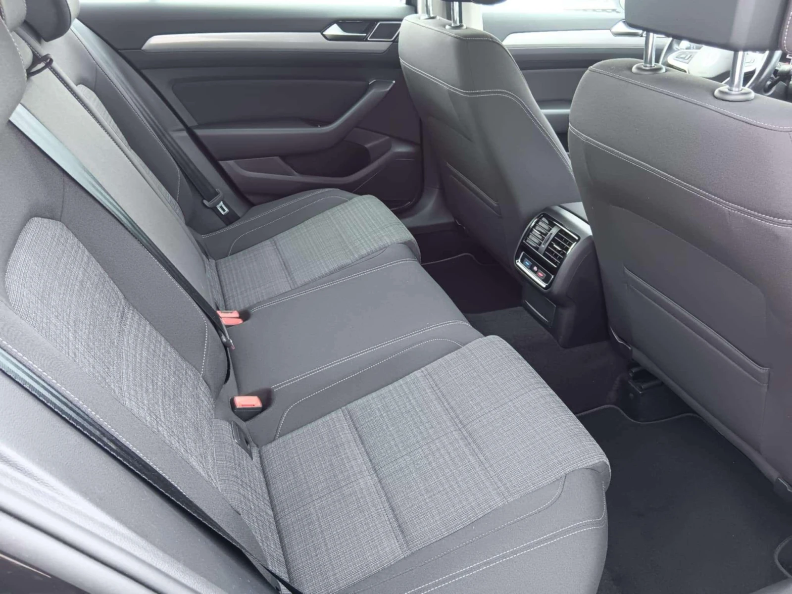 VW Passat 1.5 - изображение 10