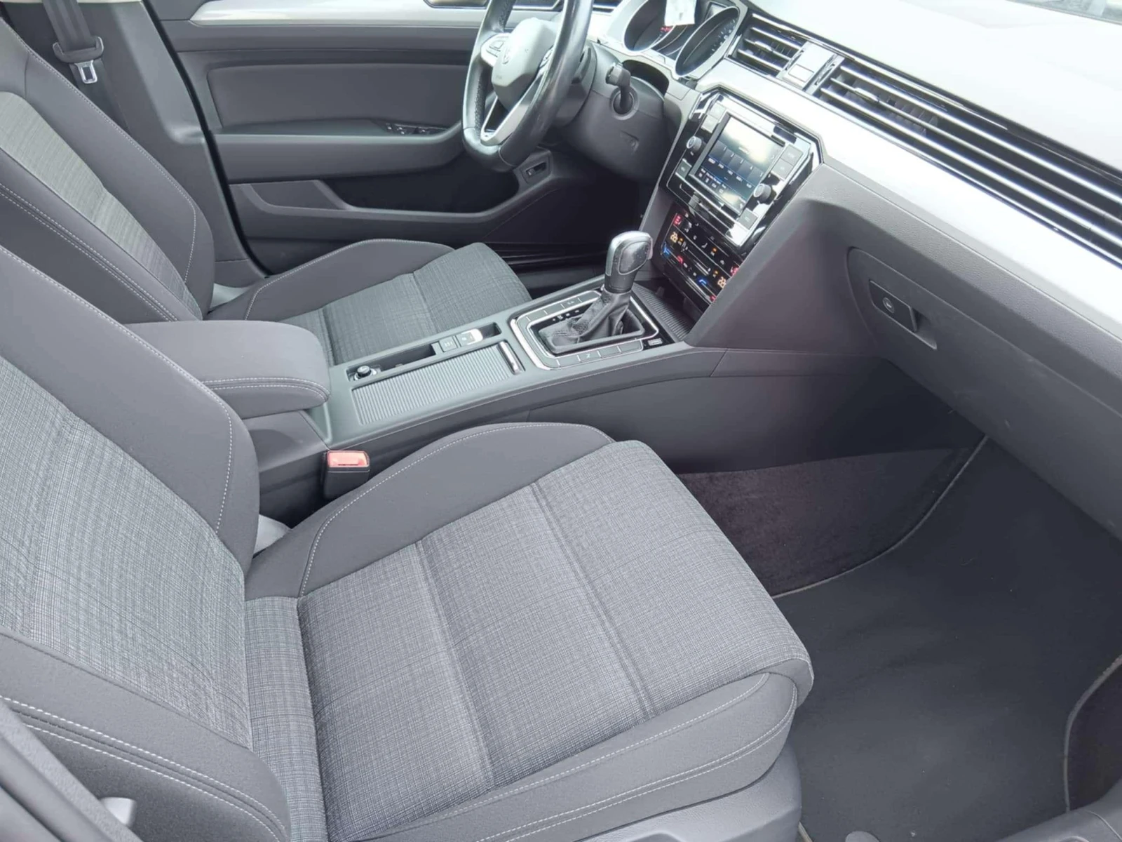 VW Passat 1.5 - изображение 9