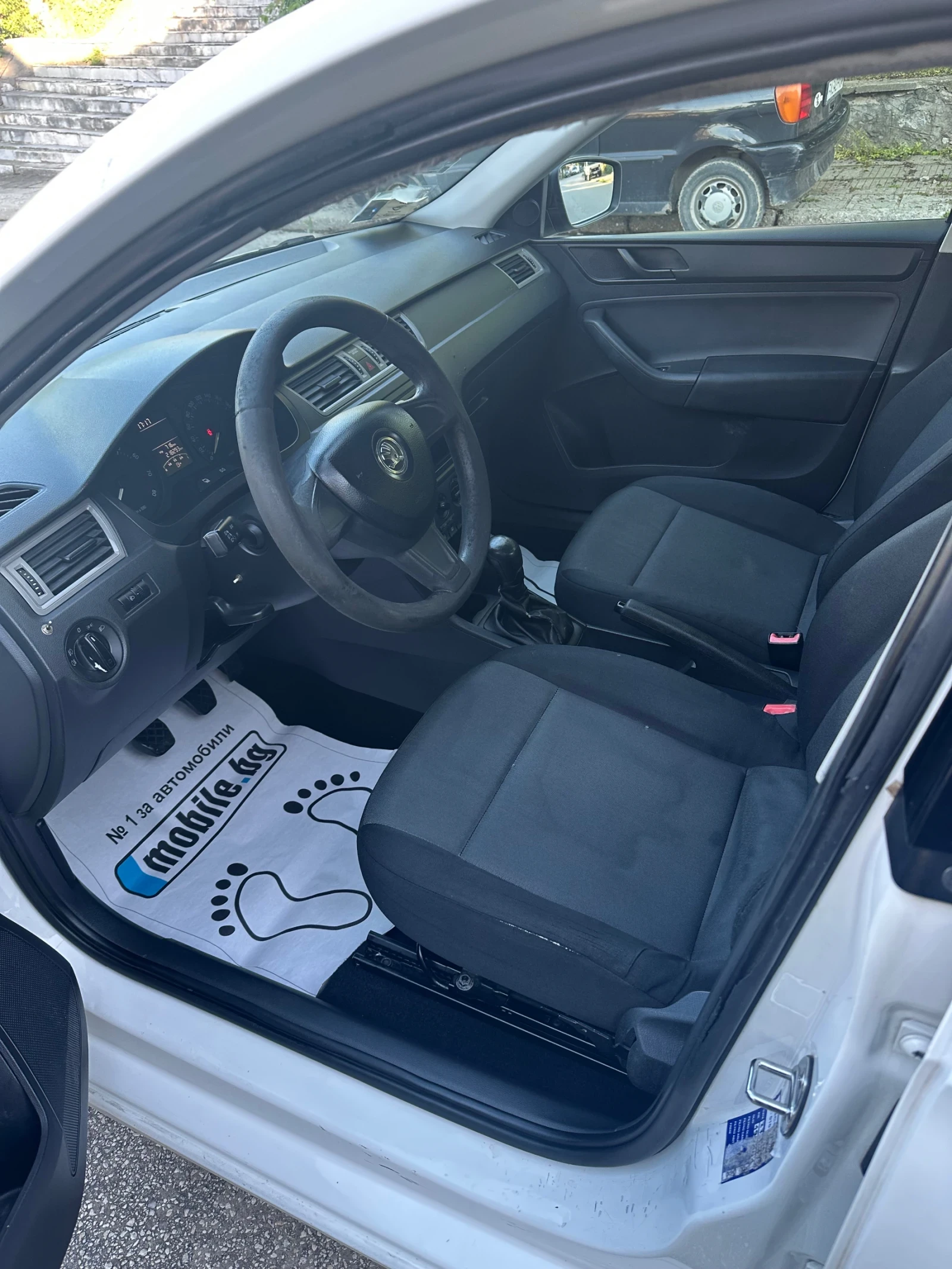 Skoda Rapid 1.2i - изображение 9
