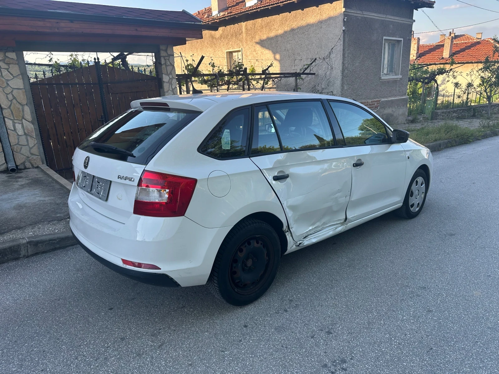 Skoda Rapid 1.2i - изображение 4