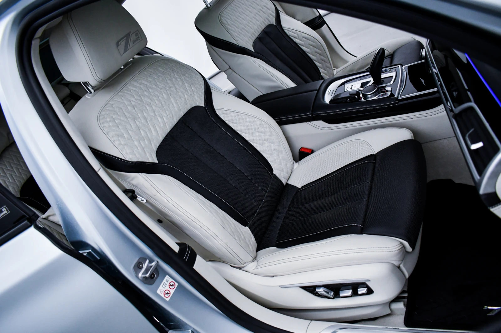 BMW 750 d xDrive 1 от 200 "40 години BMW 7er" - изображение 9