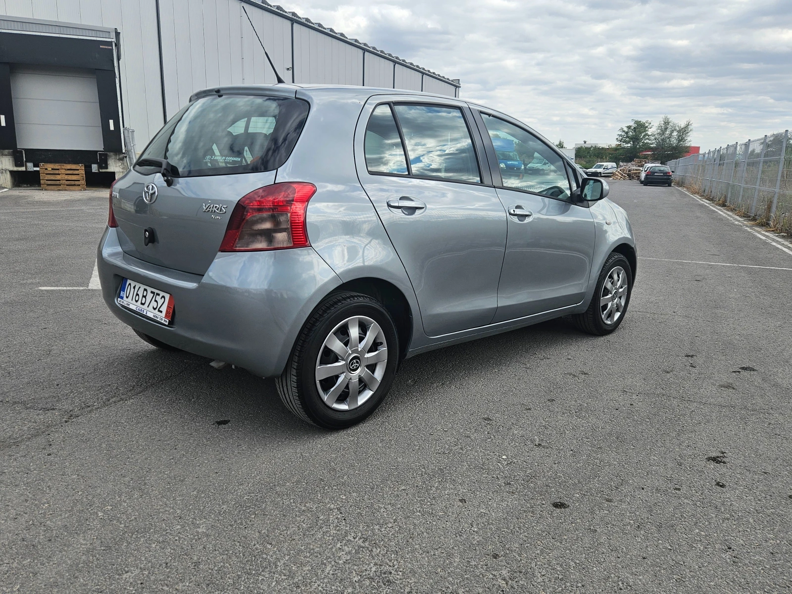 Toyota Yaris Benz - изображение 6