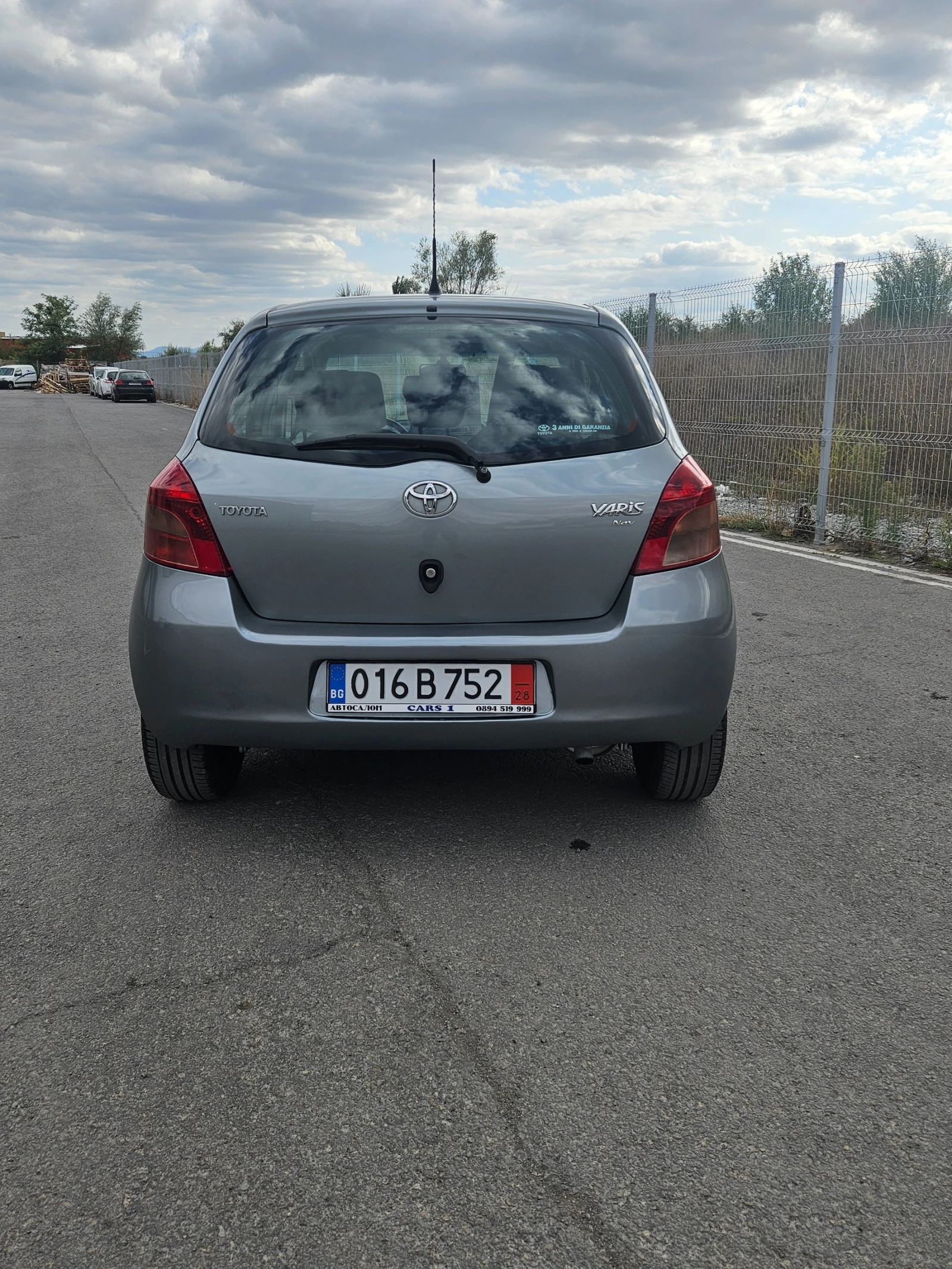 Toyota Yaris Benz - изображение 7