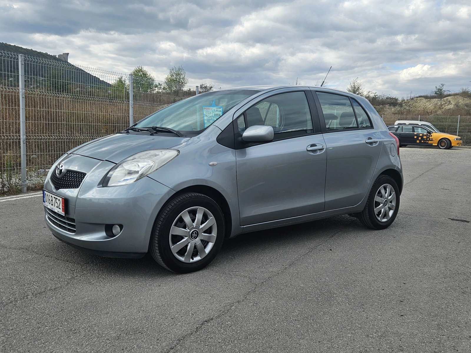 Toyota Yaris Benz - изображение 3