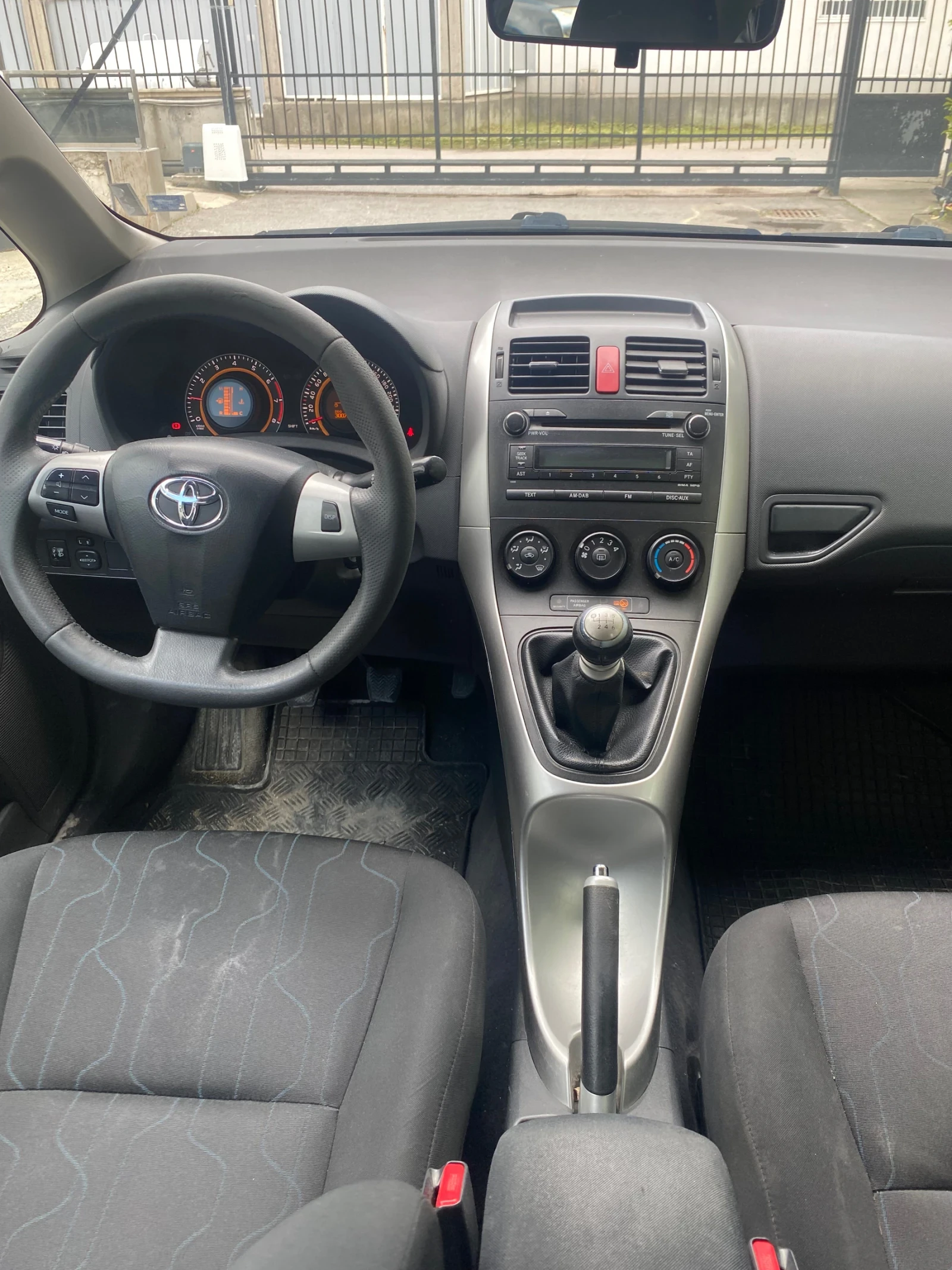 Toyota Auris  - изображение 4
