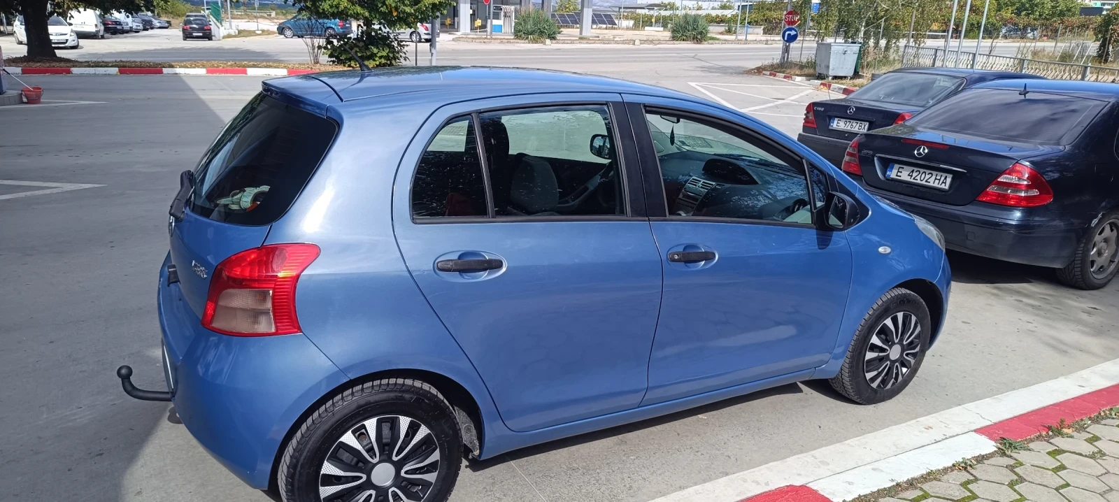 Toyota Yaris 1000 - изображение 2