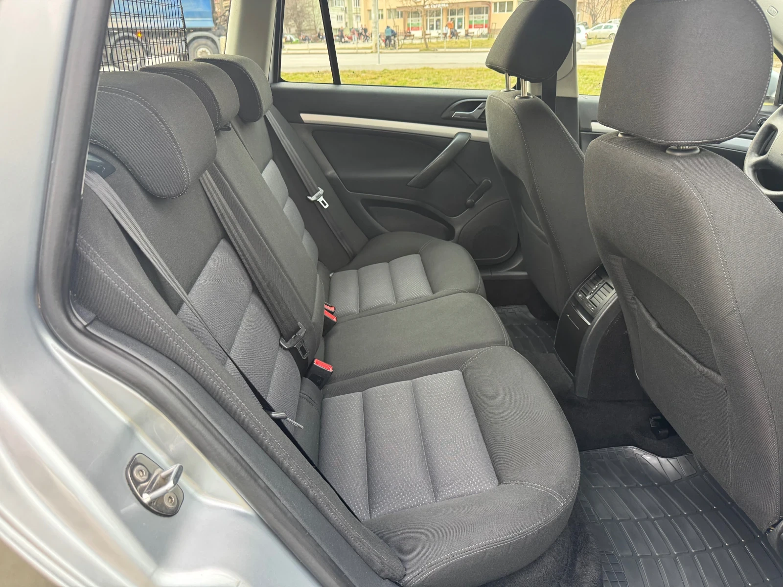 Skoda Octavia 1.9TDi 4x4 - изображение 10