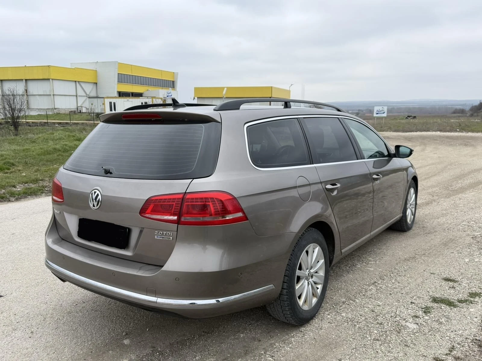 VW Passat 2.0TDI, снимка 4 - Автомобили и джипове - 53934745