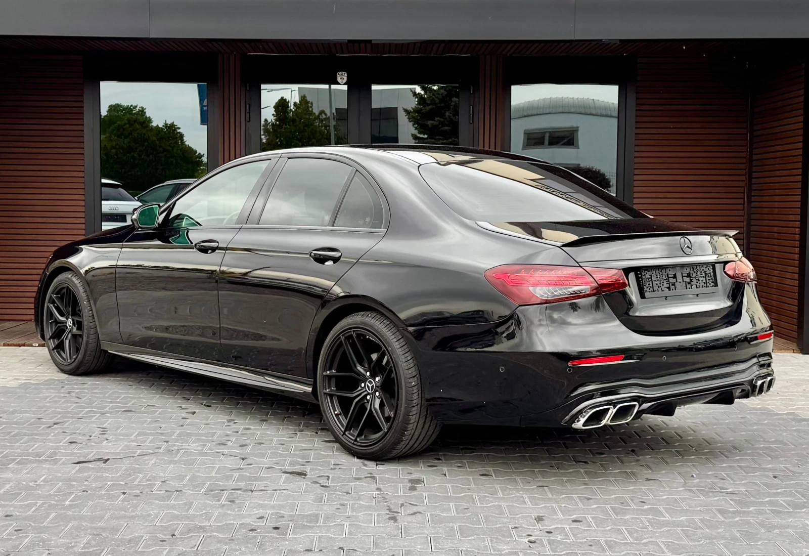 Mercedes-Benz E 220 Facelift* AMG 6.3* BURMESTER* Digital* Лизинг, снимка 6 - Автомобили и джипове - 54498900