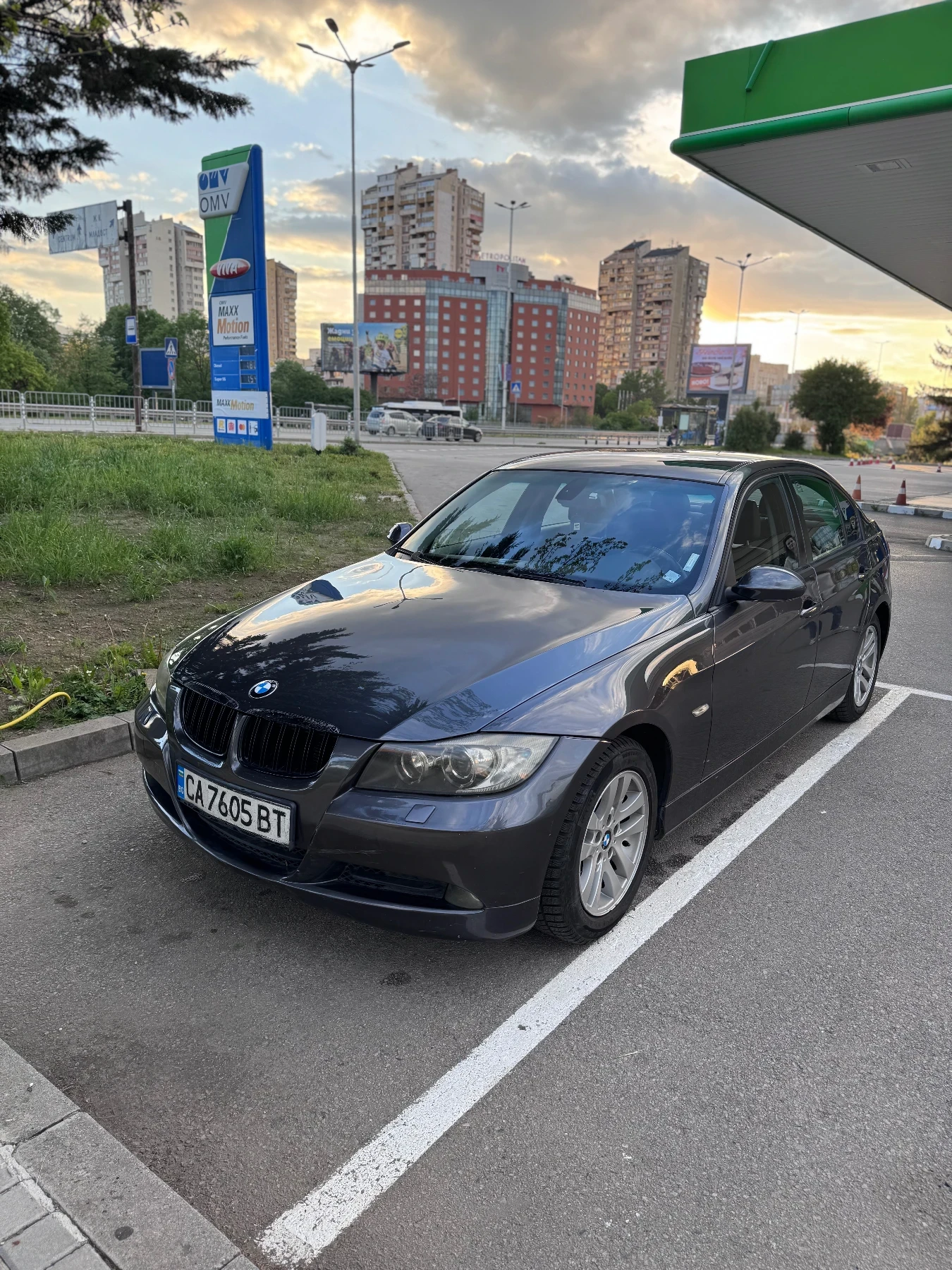 BMW 318 2.0D, снимка 6 - Автомобили и джипове - 54694817