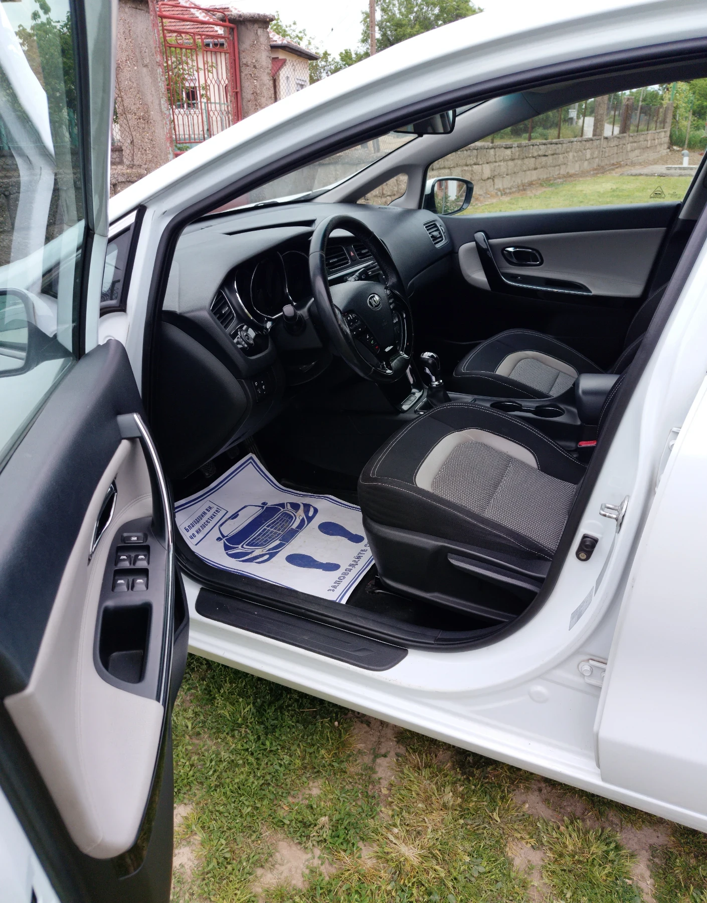 Kia Ceed 1.6crdi 128кс, снимка 7 - Автомобили и джипове - 54795225