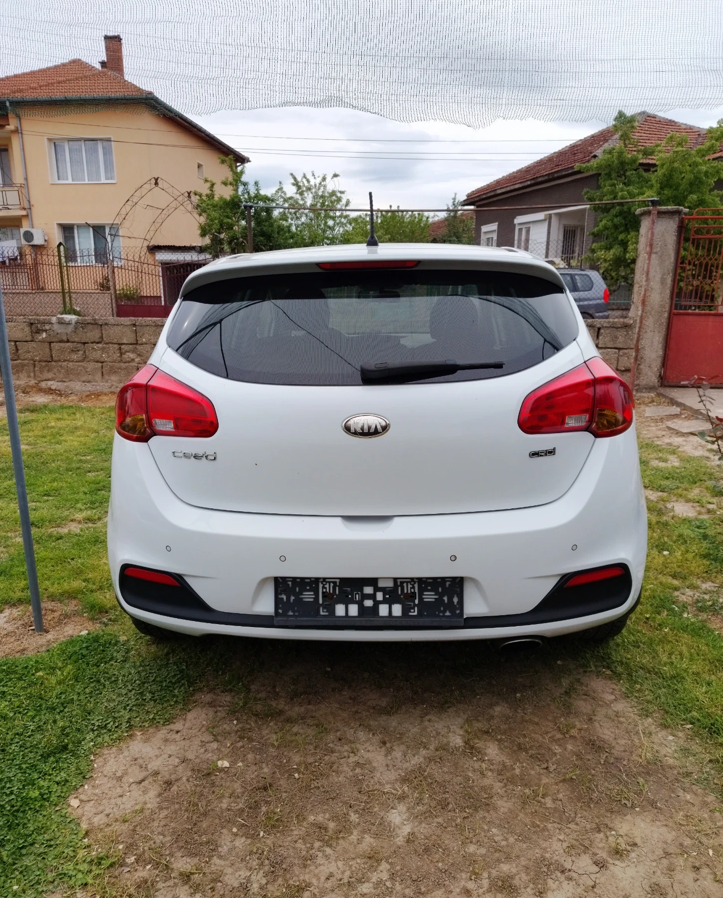 Kia Ceed 1.6crdi 128кс, снимка 5 - Автомобили и джипове - 54795225