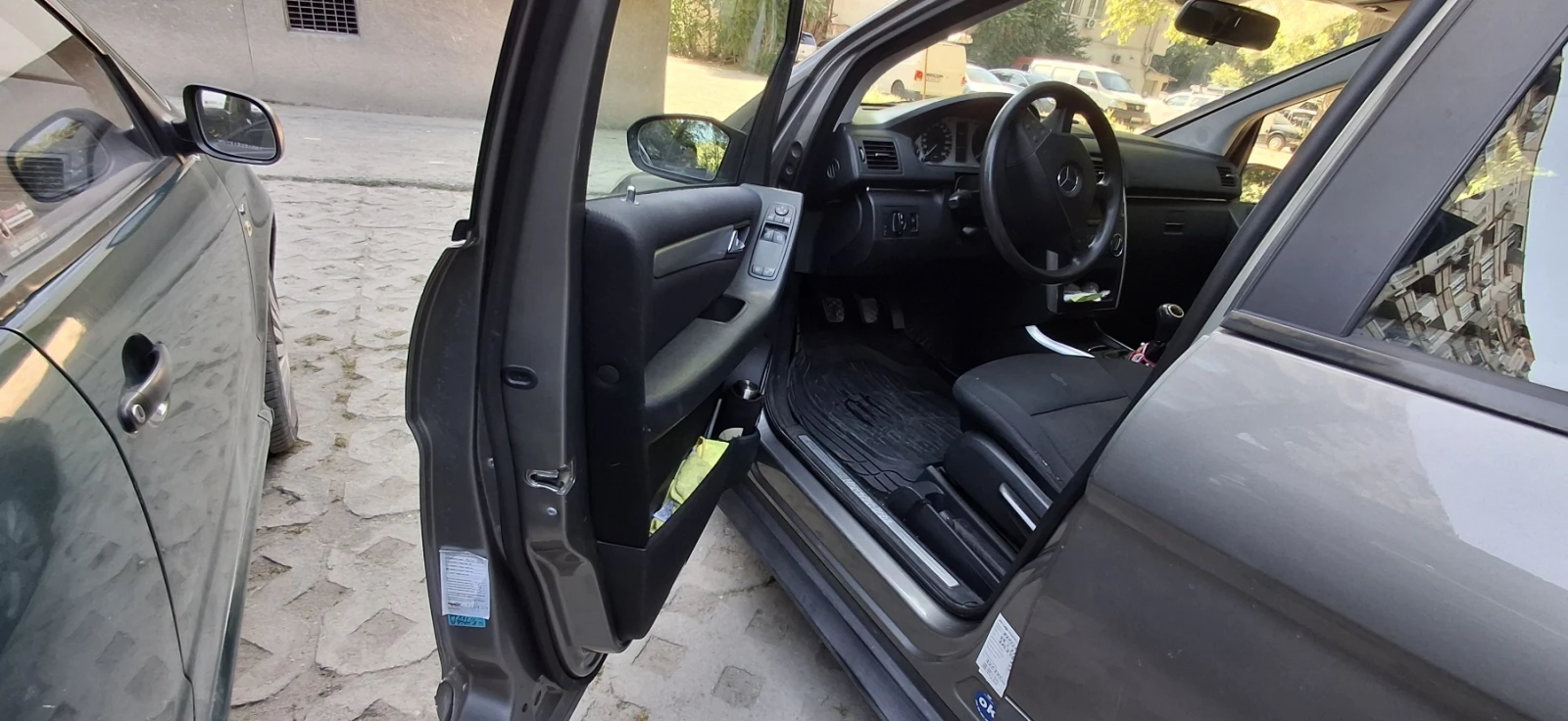 Mercedes-Benz B 180, снимка 11 - Автомобили и джипове - 55022919