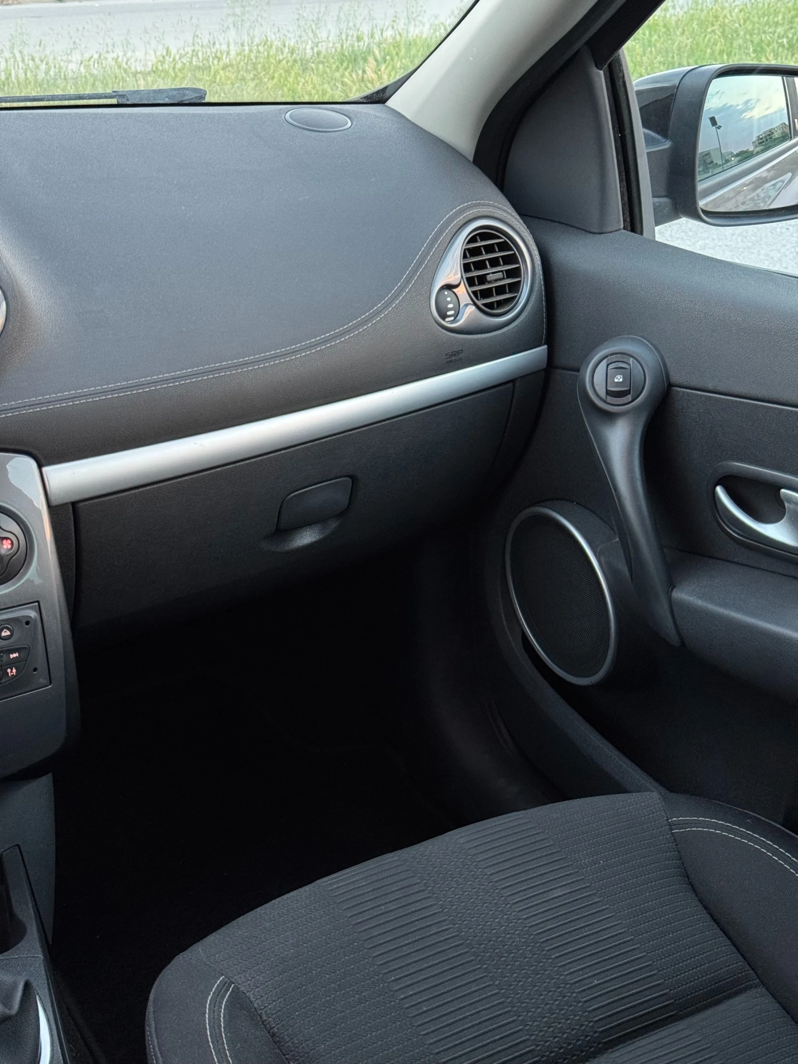 Renault Clio 20th Edition, снимка 14 - Автомобили и джипове - 55053526