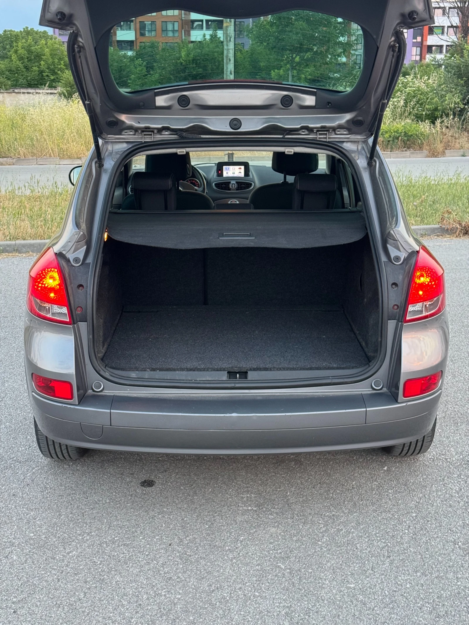 Renault Clio 20th Edition, снимка 12 - Автомобили и джипове - 55053526