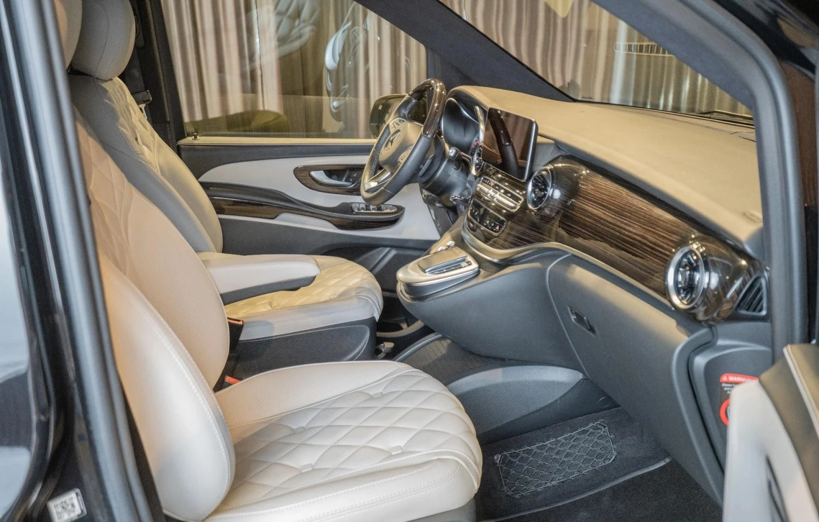 Mercedes-Benz V 300 d  4MATIC EXTRA-LONG by KLASSEN VIP, снимка 13 - Автомобили и джипове - 55439634