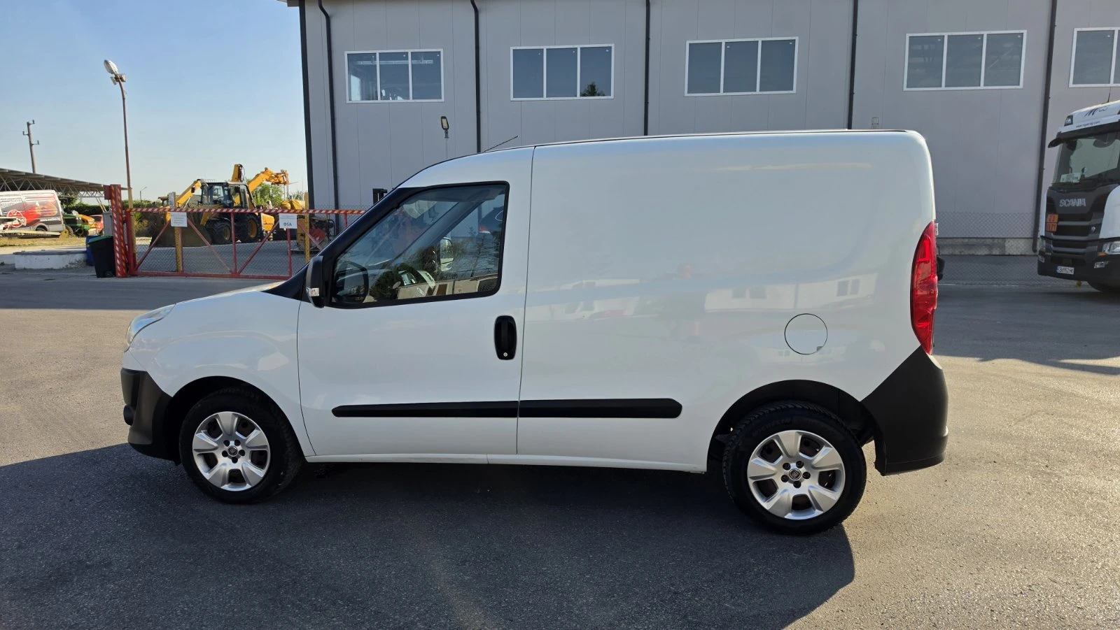 Fiat Doblo 1.3 пultijet, снимка 8 - Автомобили и джипове - 55494620