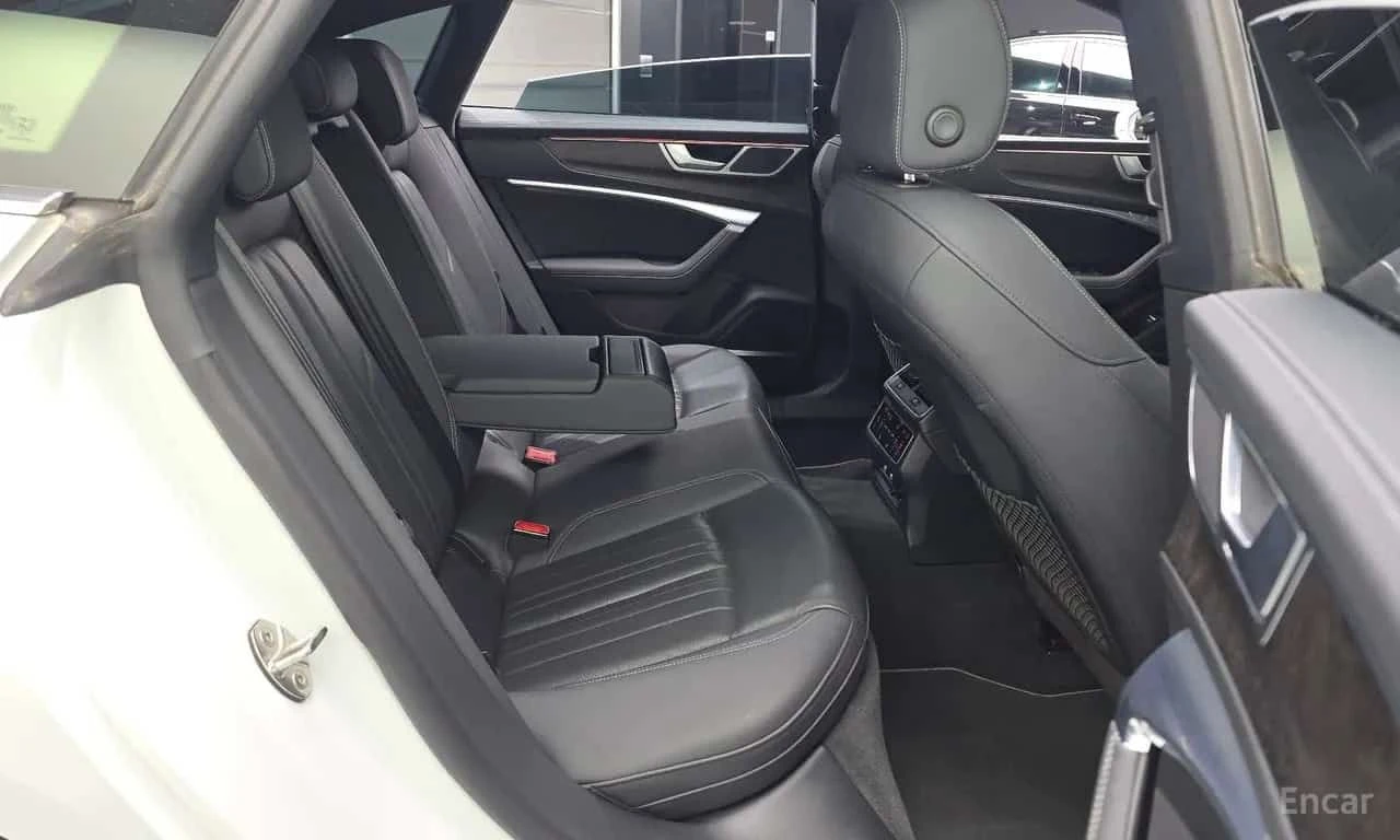 Audi A7 045 TDI Quattro ОБДУХВАНЕ/ПАНОРАМА/ДИСТРОНИК/360 , снимка 12 - Автомобили и джипове - 55631595