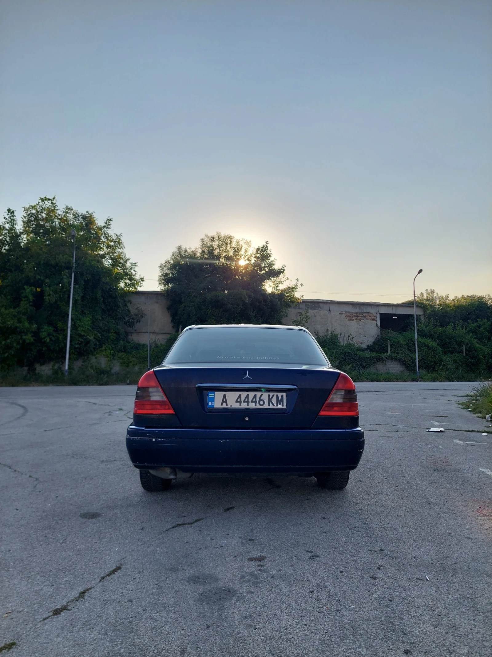 Mercedes-Benz C 180, снимка 4 - Автомобили и джипове - 55710384