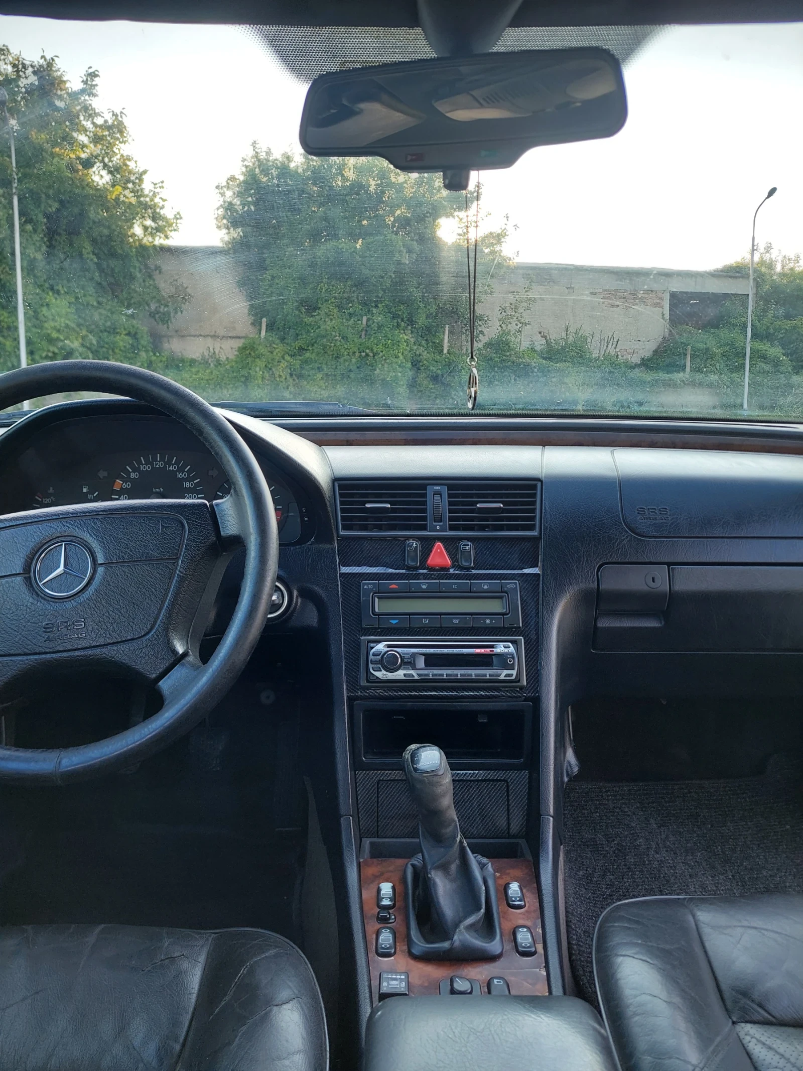 Mercedes-Benz C 180, снимка 7 - Автомобили и джипове - 55710384