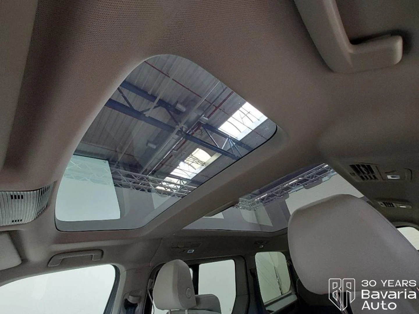 VW Multivan lang Edition DSG Easy Open Basic, снимка 10 - Автомобили и джипове - 55767050