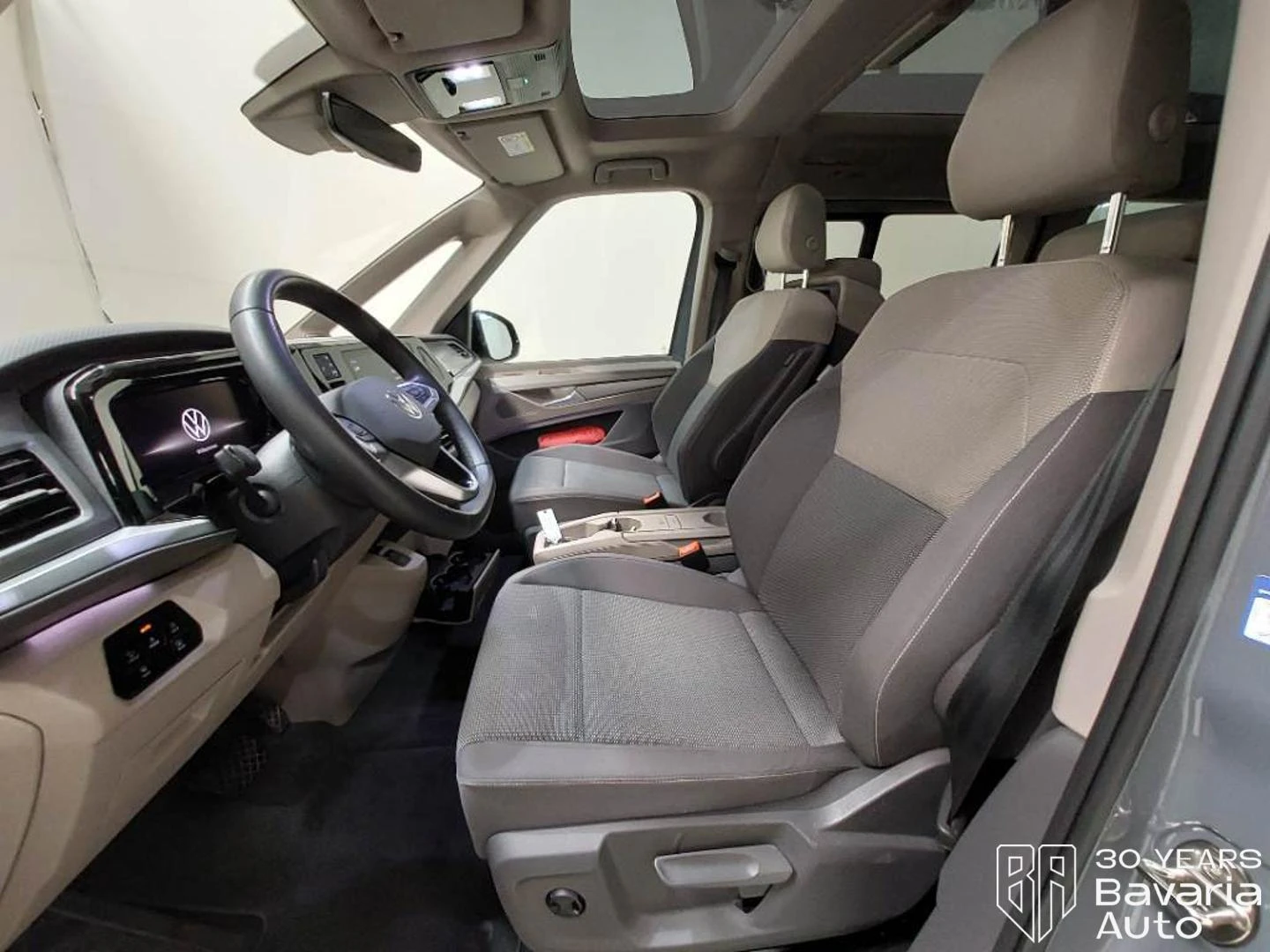 VW Multivan lang Edition DSG Easy Open Basic, снимка 6 - Автомобили и джипове - 55767050