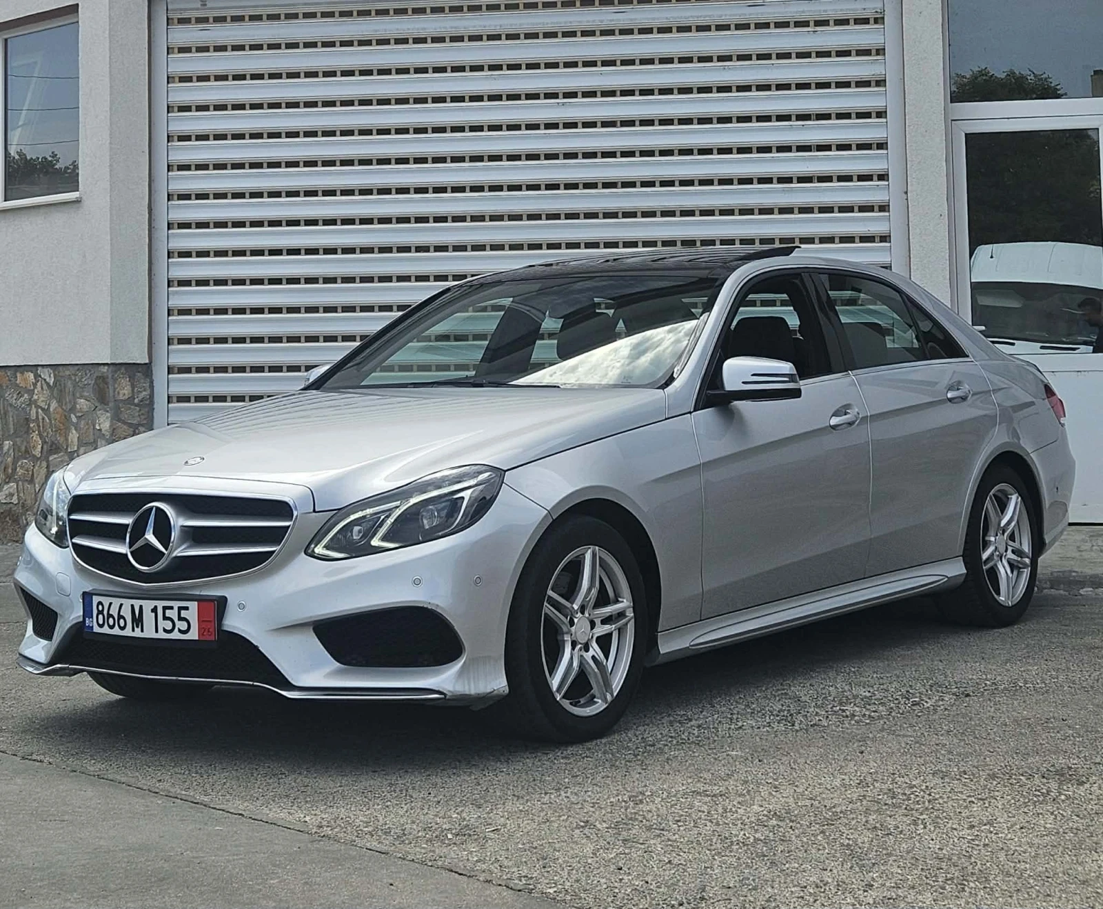 Mercedes-Benz E 220, снимка 3 - Автомобили и джипове - 55824781