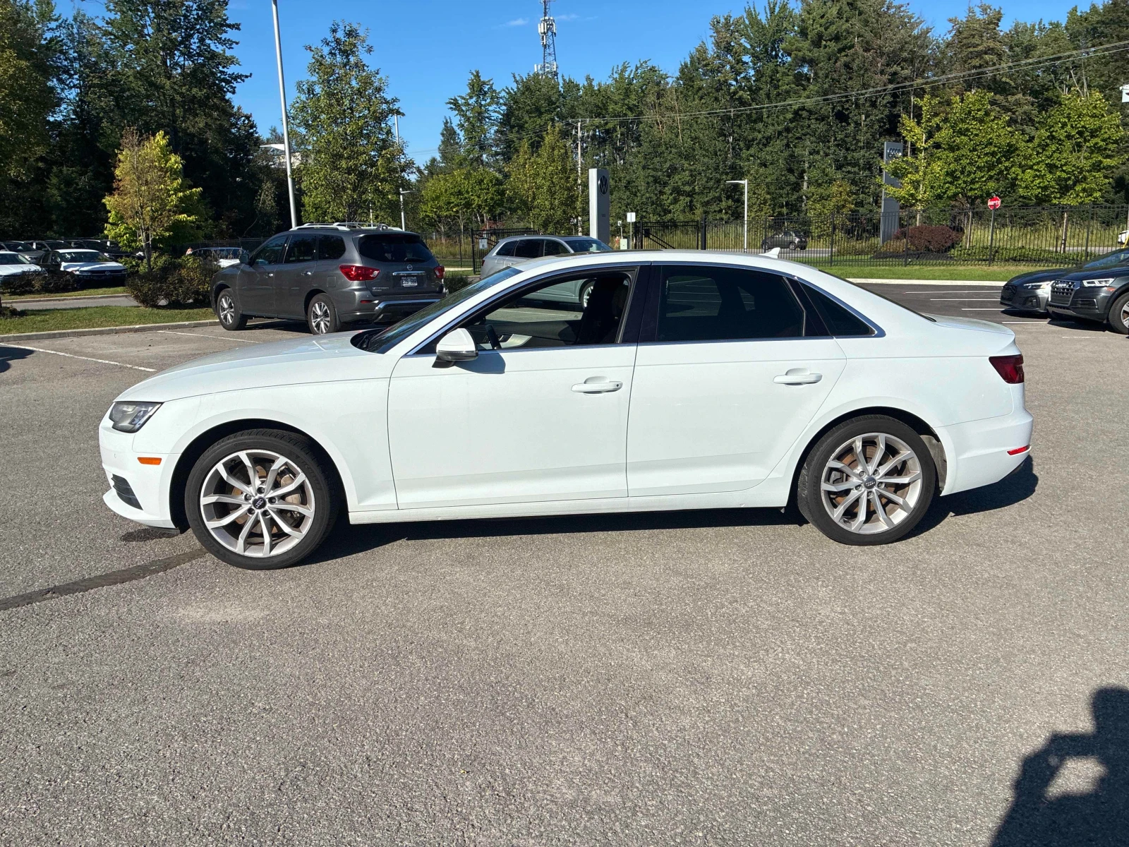 Audi A4 Progressiv * АВТОКРЕДИТ * ГЛАВНО ПРЕДСТАВИТЕЛСТВО, снимка 3 - Автомобили и джипове - 55927298