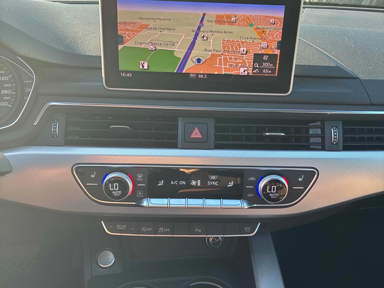Audi A4 Progressiv * АВТОКРЕДИТ * ГЛАВНО ПРЕДСТАВИТЕЛСТВО, снимка 10 - Автомобили и джипове - 55927298