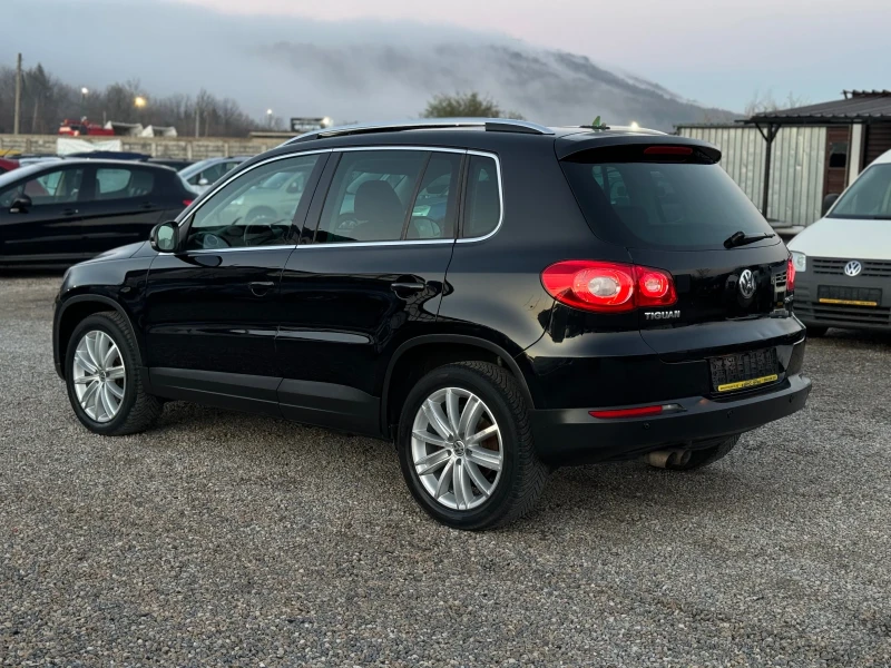 VW Tiguan 2.0TDI 140кс 4x4 АВТОМАТИК НАВИ ПАНОРАМА ПОДГРЕВ , снимка 8 - Автомобили и джипове - 48285787