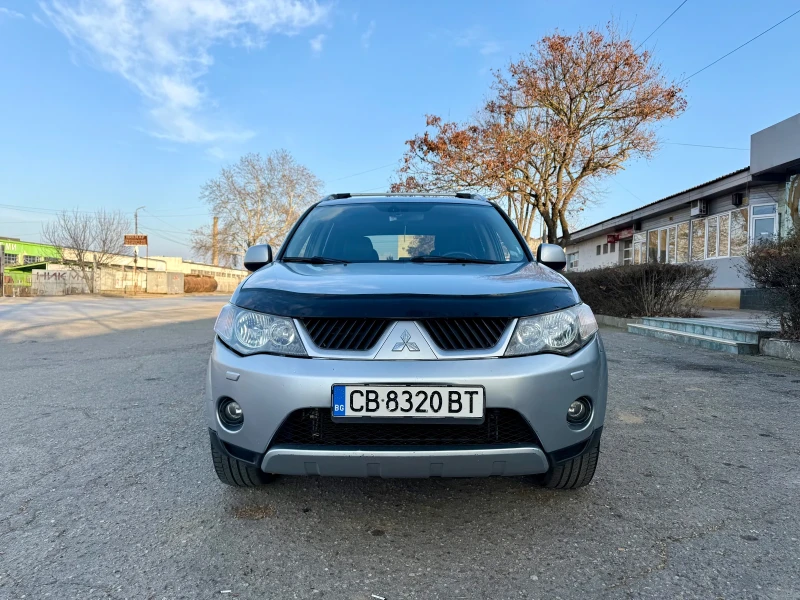 Mitsubishi Outlander 2.4i Газ 4х4 Ръчка Нави, снимка 2 - Автомобили и джипове - 49512537