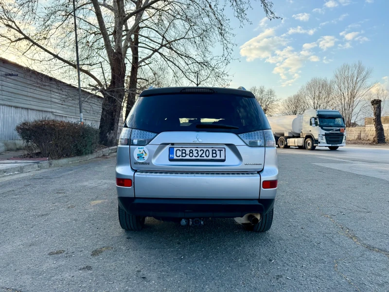 Mitsubishi Outlander 2.4i Газ 4х4 Ръчка Нави, снимка 6 - Автомобили и джипове - 49143825