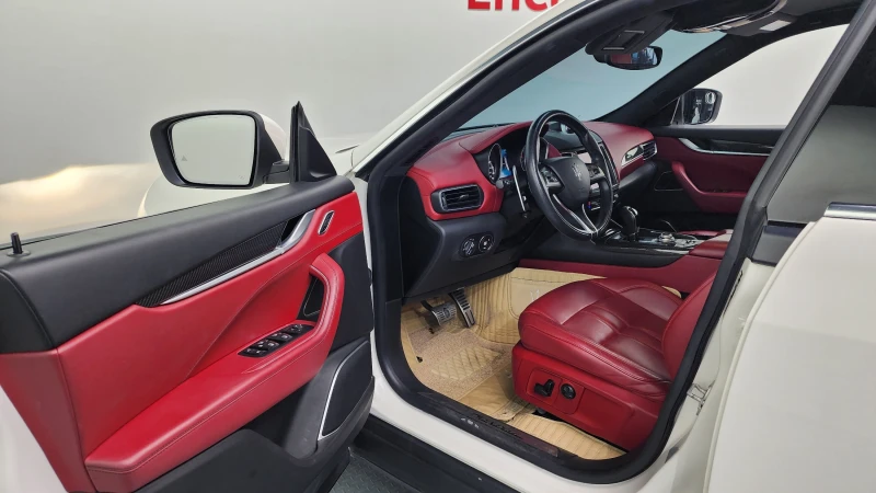 Maserati Levante 3.0 AWD SPORT, снимка 10 - Автомобили и джипове - 52454577